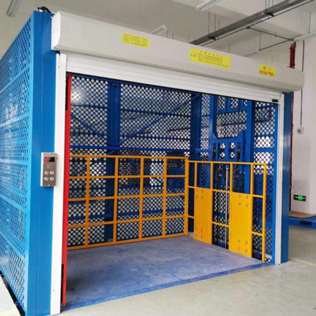 可克达拉导轨式升降货梯